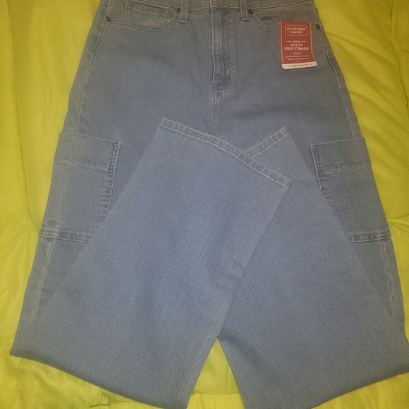Levi's Light Blue  Jeans with Utility Pocket - Picture 4 of 4